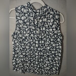 Ann Taylor sleeveless top‎ size small